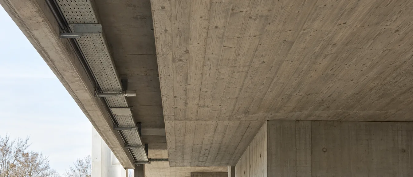 Halden Civic Centre, Board-marked soffit